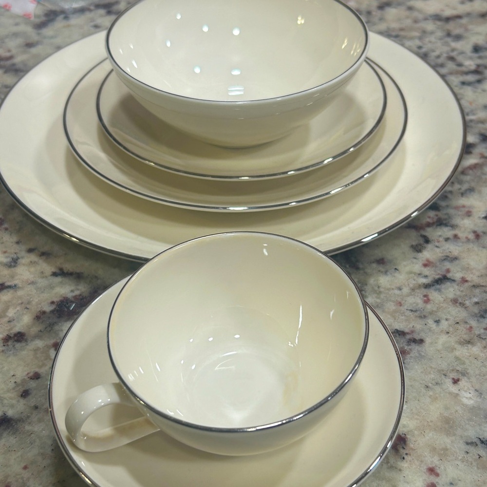 Castleton China 6 piece setting Symmerta
